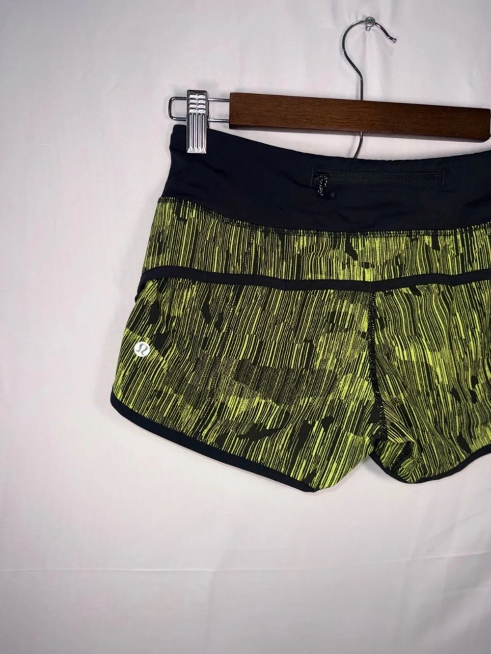 Lululemon Women’s Green Performance Athletic Active Lined Running Shorts Size 4